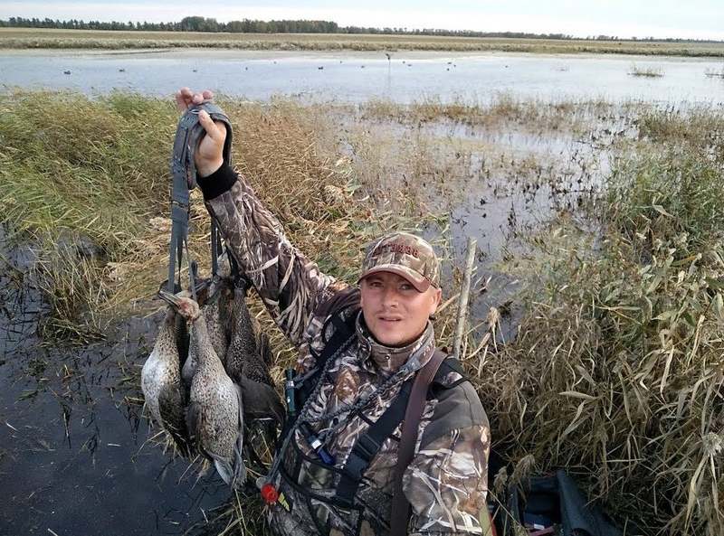 Камуфляжный костюм для охоты должен быть теплым и водонепроницаемым