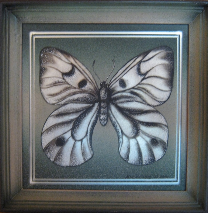 Бабочка Мнемозина - картина на зеркале