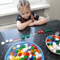 Сидим дома с пользой. Фотоотчёт &laquo;Сидим дома не скучаем, дружно весело играем&raquo;