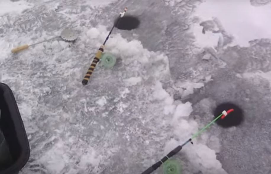 Если вы решили добыть судака в зимнее время, то вам наверняка придется побегать и просверлить не одну или две лунки, а может быть и десяток