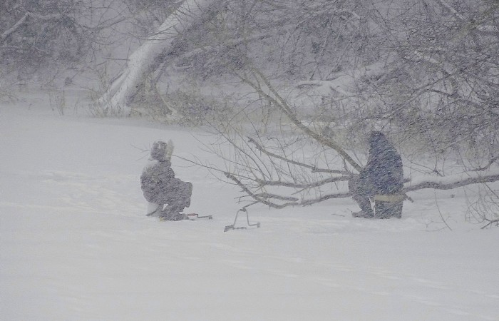 Предсказываем успешную зимнюю рыбалку по погоде!