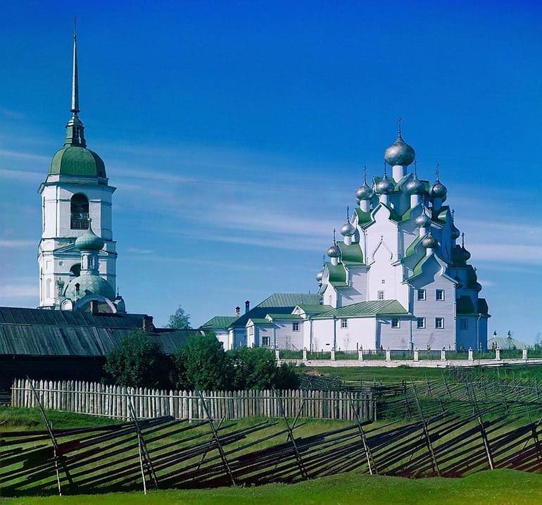 Красивая церковь