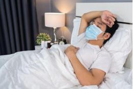 Песков: вспышка коронавируса в РФ требует жестких мер