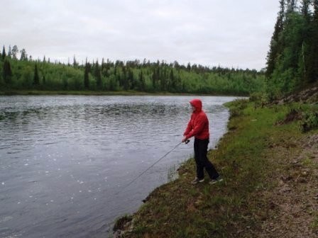 Закидваем удочки на реке Варзуга