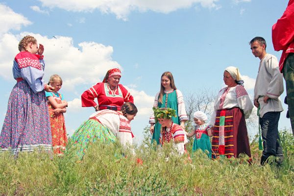 Народные приметы на Красную горку в 2021 году