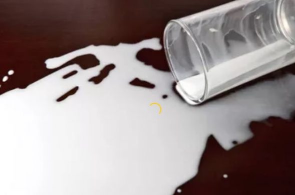 разлить молоко на радоницу