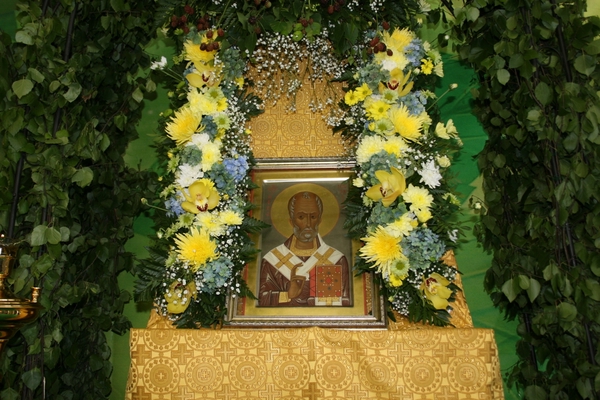 Святой Николай жил в III—IV веке, он родился в греческой колонии Патара в Малой Азии