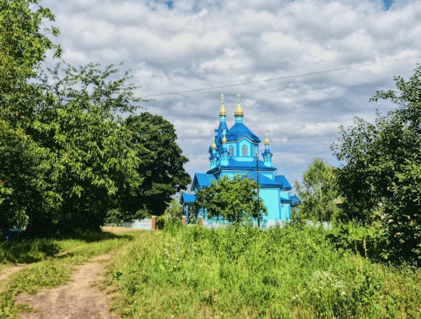 Церковь летом