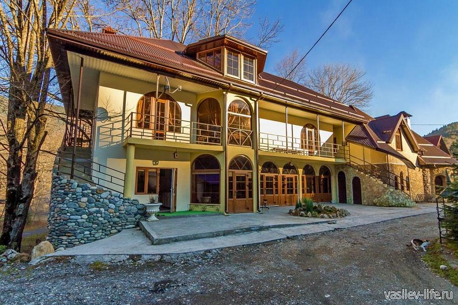 Отель &laquo;Эдем&raquo;, Гузерипль