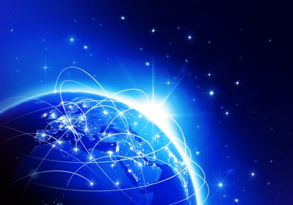 В МИД РФ рассказали, как Лавров возил вакцину за рубеж