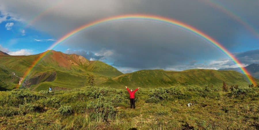 Человек и радуга