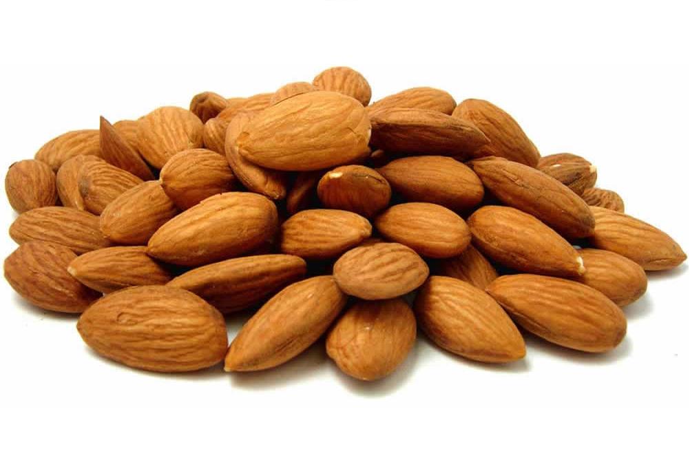 Миндаль насыщает молоко полезными веществами